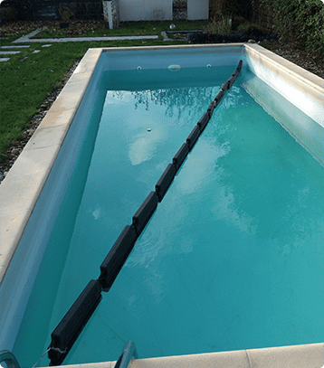 poza piscina curata apa